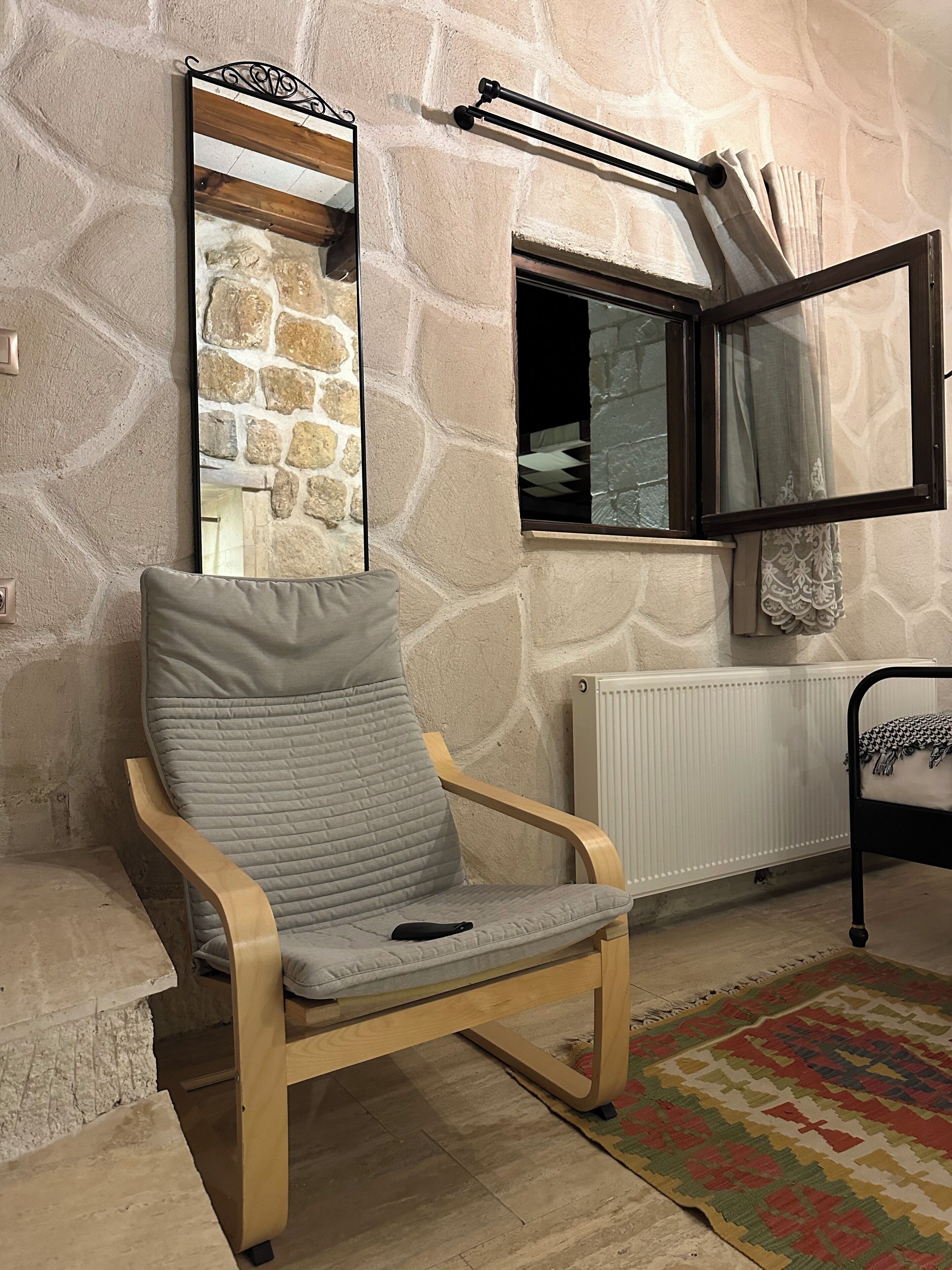 standard room | 1 bedroom, minibar, in-room safe, individually furnished