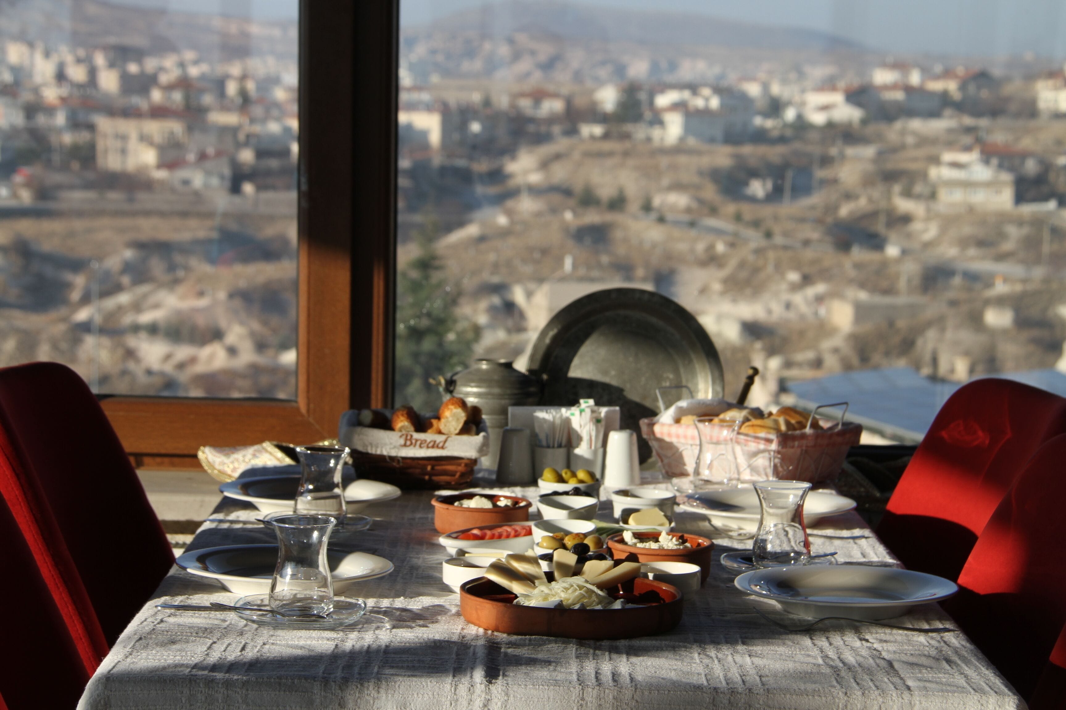 free daily full breakfast