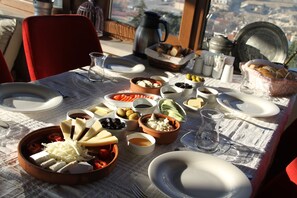 Free daily full breakfast - Corner In Cappadocia (Ürgüp)