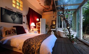 Desk, free WiFi, bed sheets