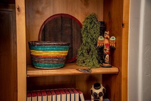 Luokittelematon kuva, 4 kautta 50, painike