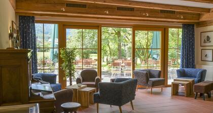 Gutshof Wolfgangsee Resort & Event Hotel