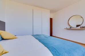2 slaapkamers, een strijkplank/strijkijzer, gratis wifi, beddengoed