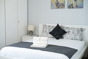 3 bedrooms, iron/ironing board, free WiFi, bed sheets