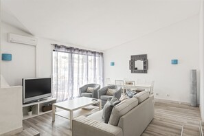 TV, fireplace - Palmeiras do Golfe - 3 bed. apartment - Vilamoura (Vilamoura)