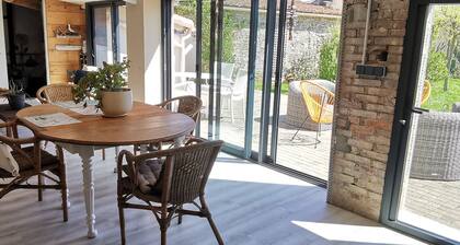 Stone House for 6 in Le Bernard, 6.5 km from Beaches