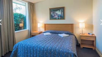 1 bedroom, bed sheets