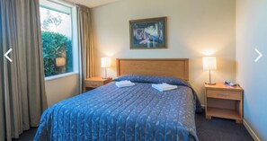 1 bedroom, bed sheets