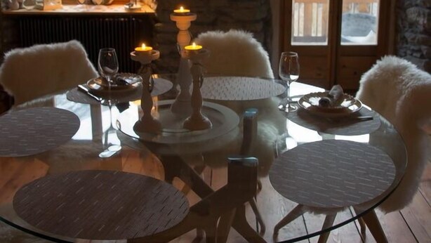 Unclassified image, 1 of 10, button - Triplex Ferienwohnung (Saas-Fee)