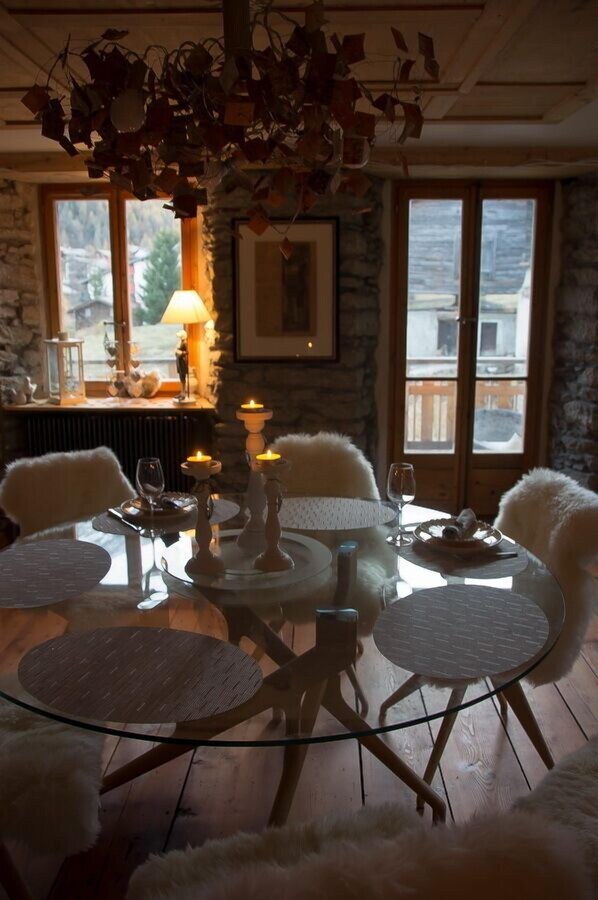 Rumah | Makan di kamar