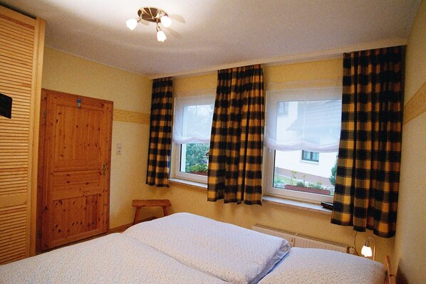 1 Schlafzimmer, Reisekinderbett, WLAN, Bettwäsche