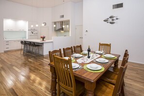 Dining - Burnvale: spacious family home, 500m to beach, air-conditioned (Dunsborough)