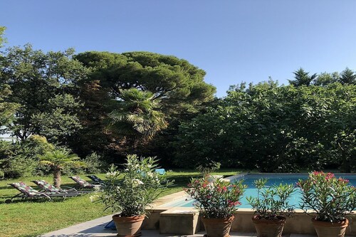 Cottage for 4 people at Domaine de la Forçate with swimming pool in the park.