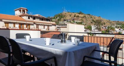 Ostrica - 2 bedrooms mansard with terracecentrally located