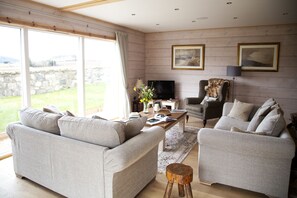Luxury House | Living room - Netherton Farm Lodge (Inverurie)