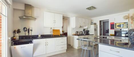 Fridge, microwave, oven, dishwasher