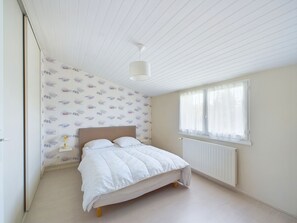 4 bedrooms, free WiFi - Brem sur Mer - Large house for 9- 4 bedrooms (Brem-sur-Mer)