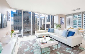 TV, offices - MVR - Sky-High Style in Brickell (Miami)