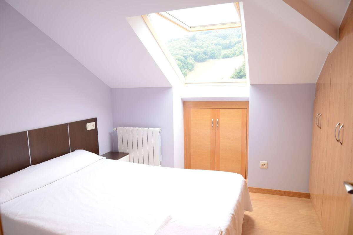 Appartamento, 2 camere da letto, terrazzo | 2 camere, una scrivania, ferro/asse da stiro