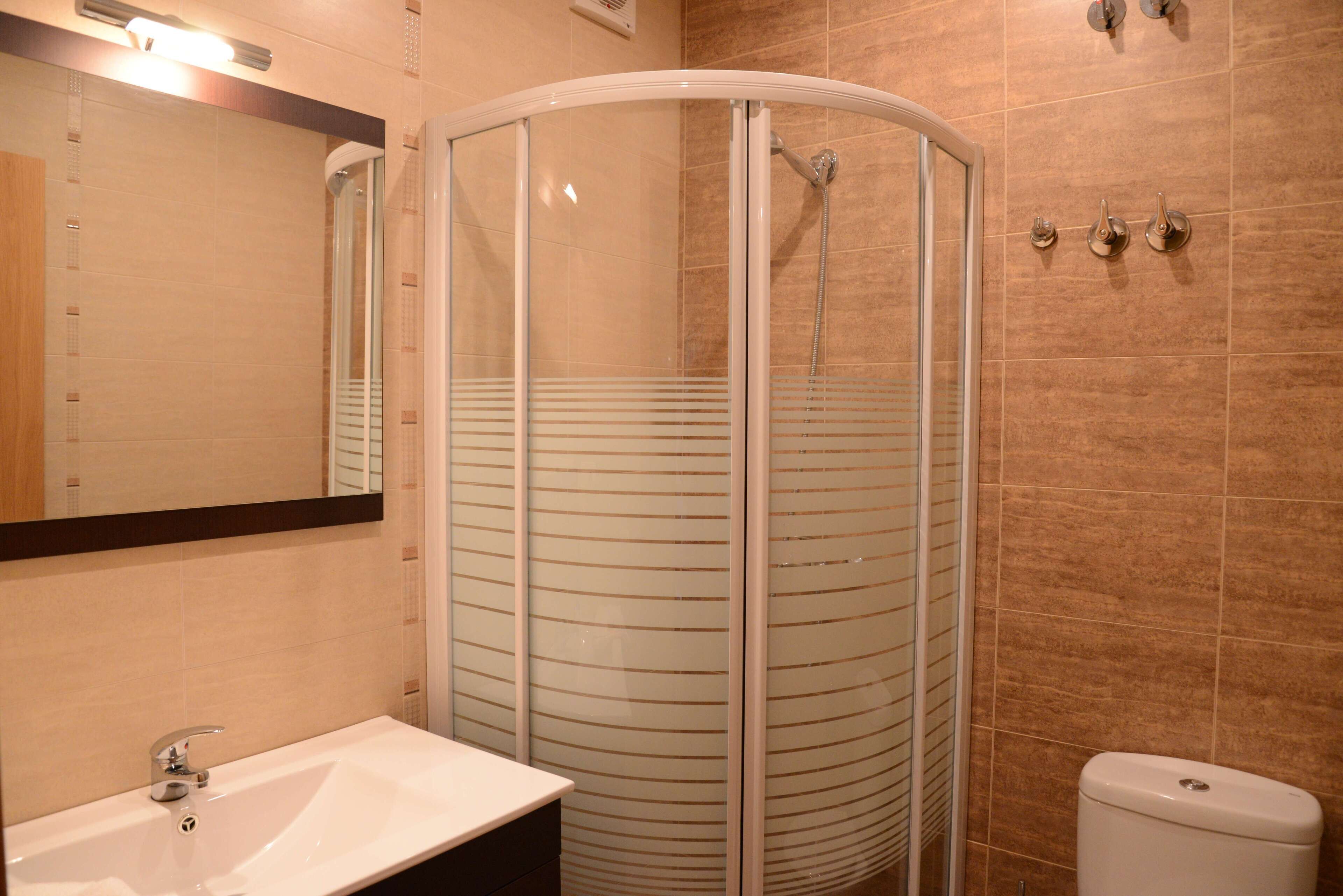 Appartement, 3 slaapkamers | Badkamer | Een haardroger, een bidet, handdoeken, shampoo