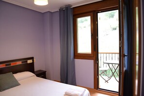 Apartemen, 3 kamar tidur | Meja kerja, setrika/meja setrika, dan tempat tidur lipat/tambahan