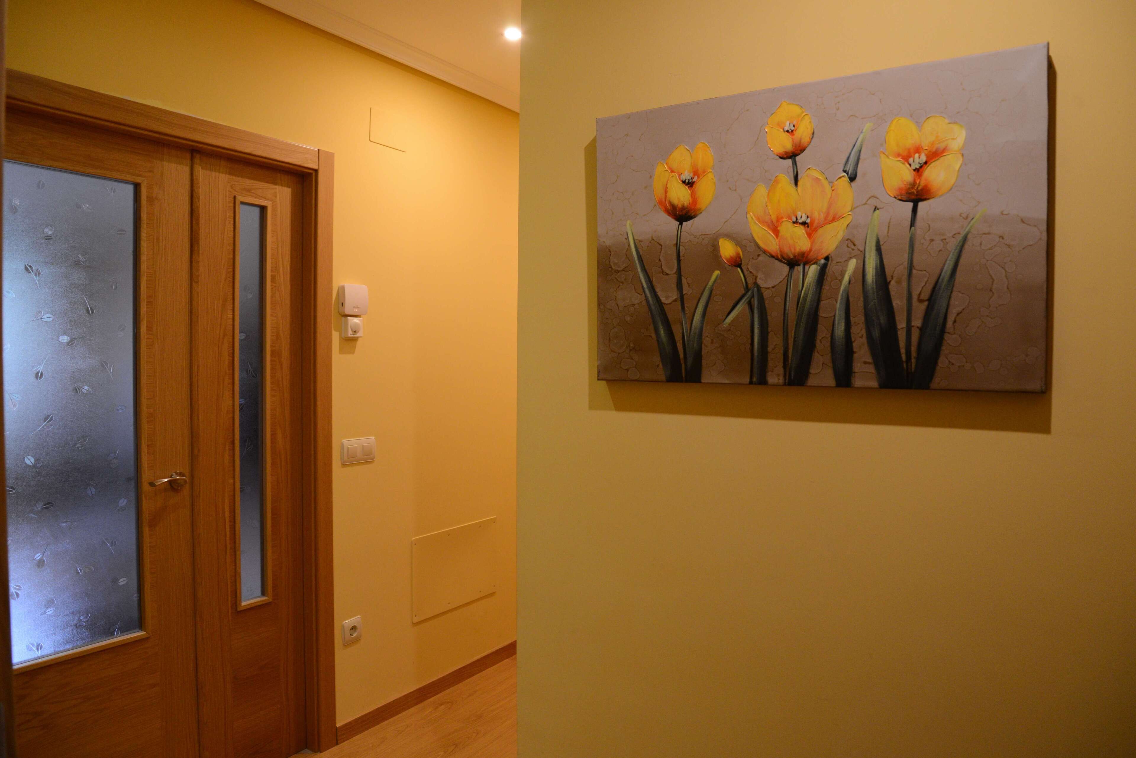 Apartamento, 3 habitaciones | Zona de estar | Una televisión de pantalla plana