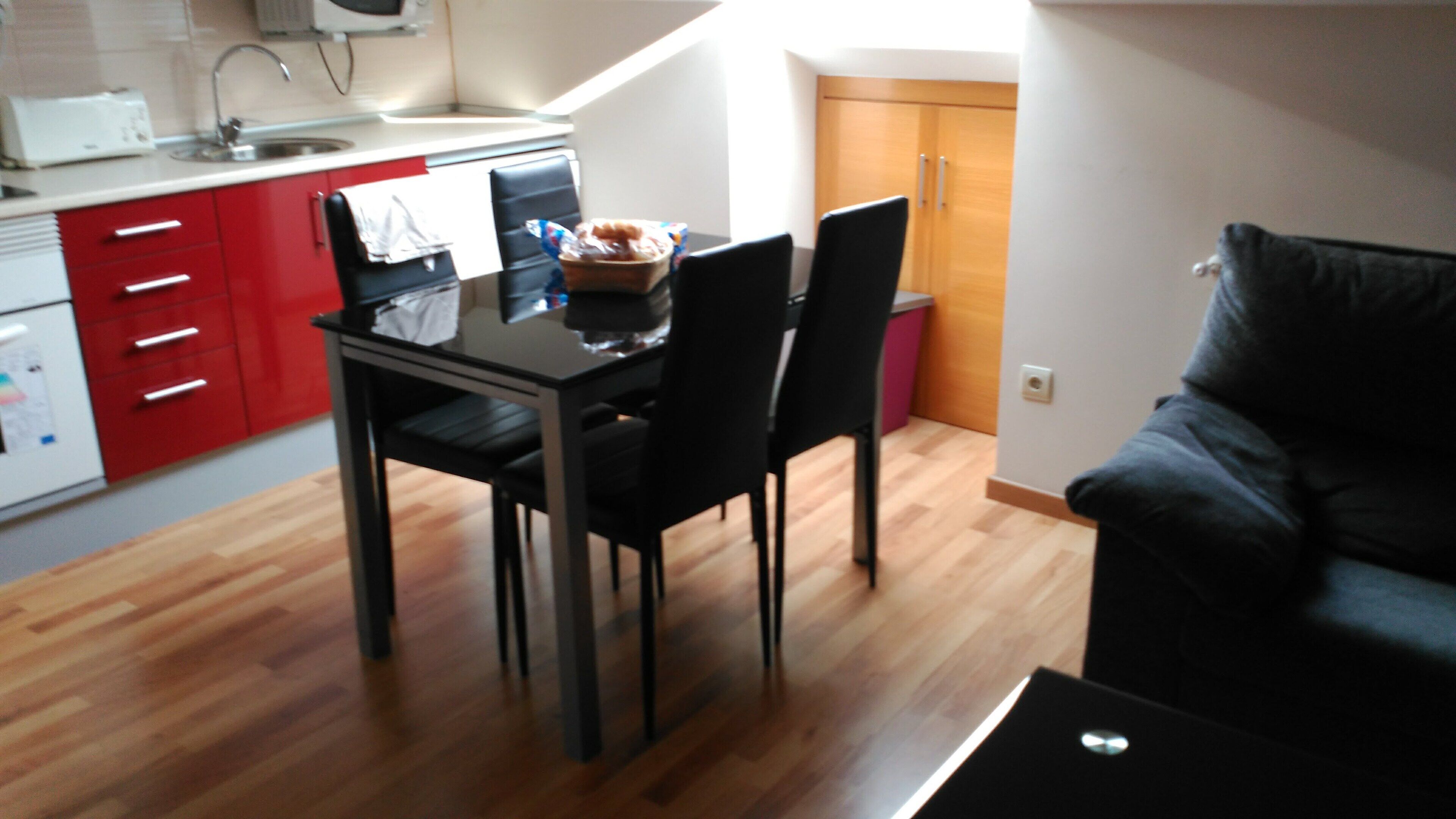 โต๊ะทำงาน, เตารีด/โต๊ะรีดผ้า, เตียงเสริม/เปล, Wi-Fi ฟรี