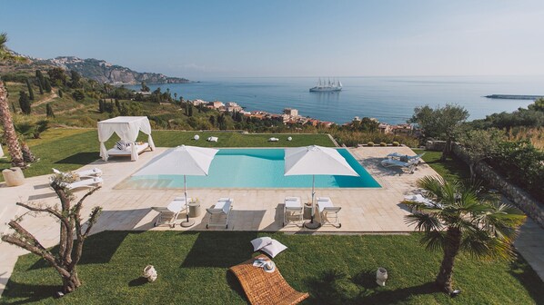 Pool - Villa Triscele 10, Emma Villas (Giardini Naxos)
