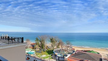 Lux 1-Bed Apartment Stunning View | Uitzicht op strand/zee