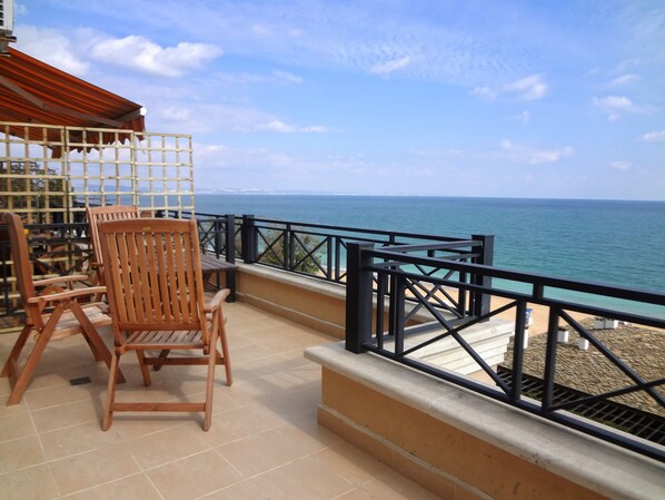 1-Bed with Sea View - Bridal Apartment | Balcony