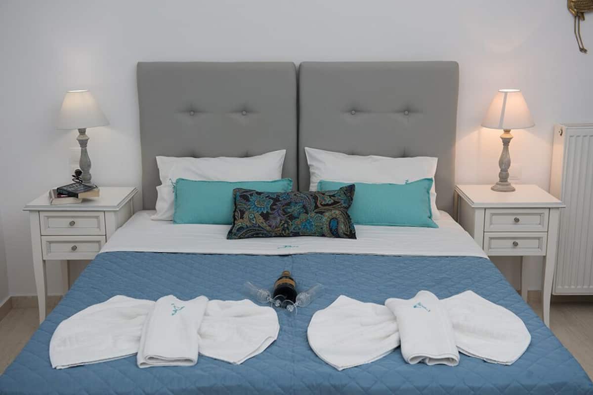 1 bedroom, in-room safe, desk, soundproofing