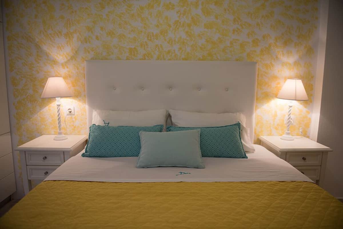 1 bedroom, in-room safe, desk, soundproofing