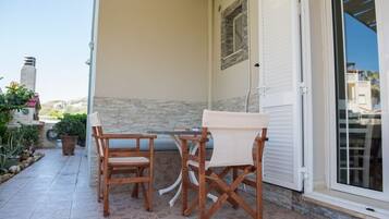 Studio | Terrace/patio