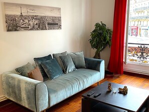 TV, books, stereo