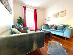 TV, books, stereo