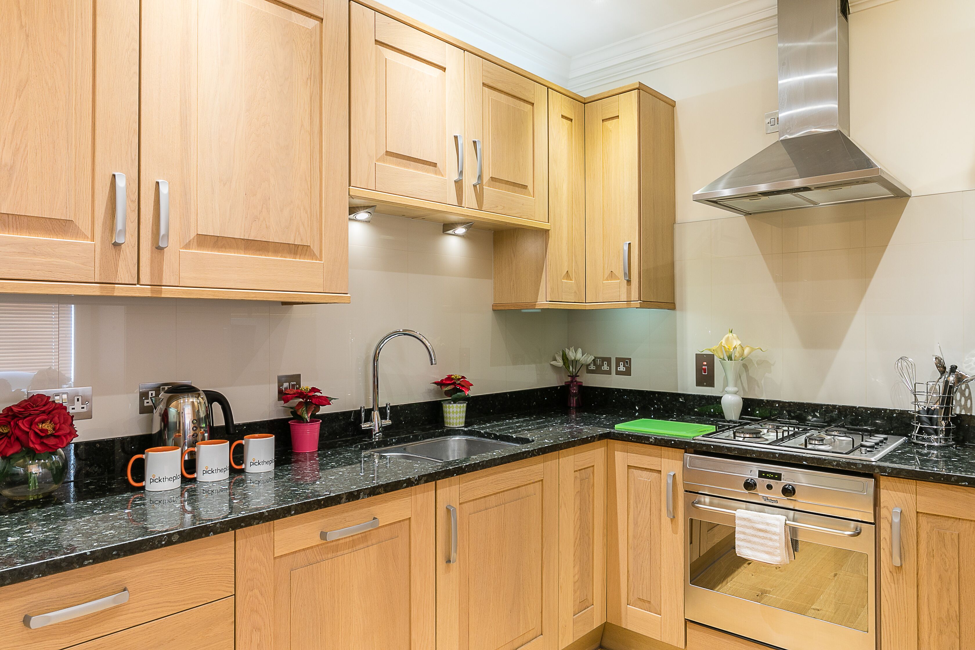 Hus (5 Bedrooms) | Eget kjøkken | Kjøleskap, mikrobølgeovn, ovn og kokeplater