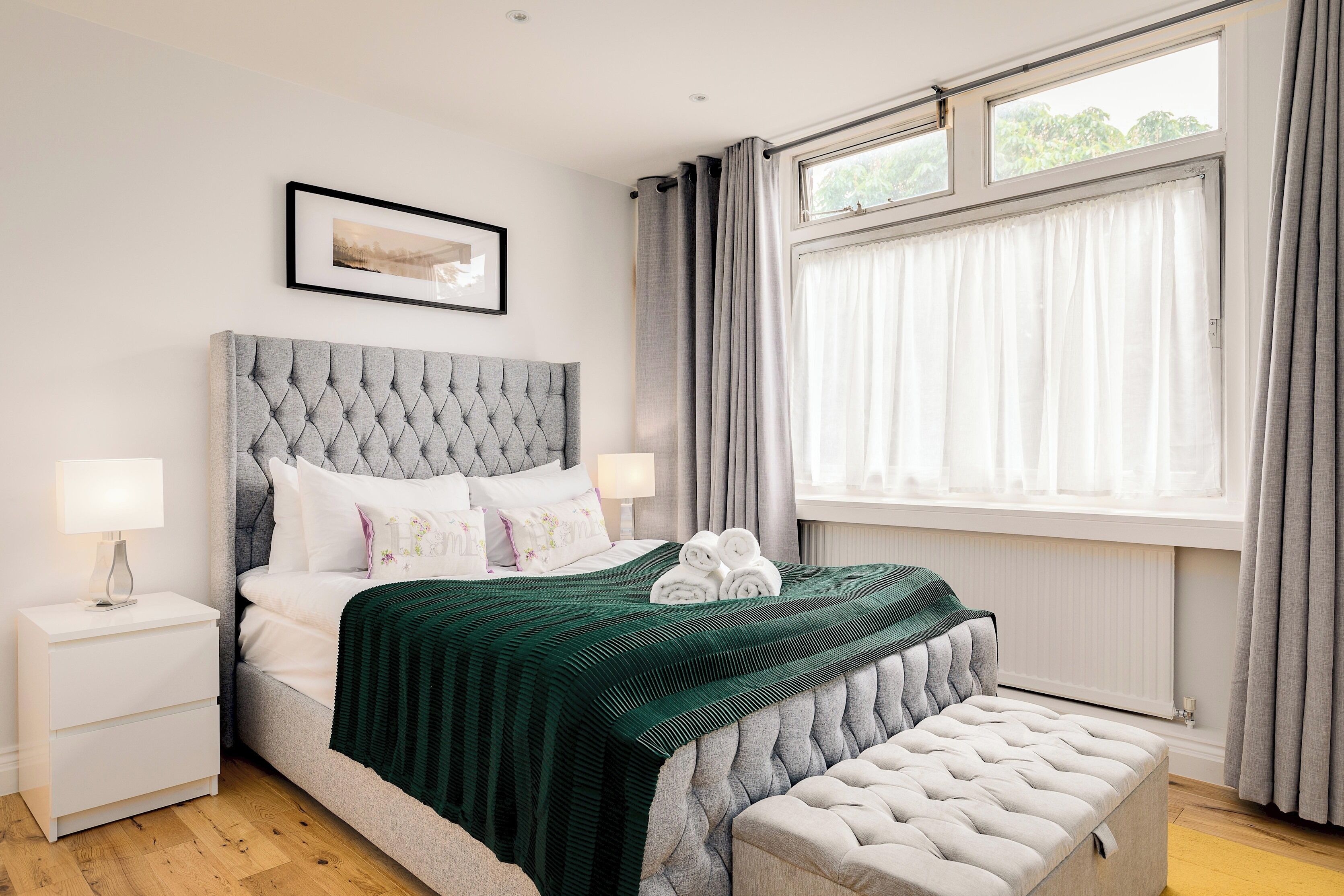 4 bedrooms, desk, laptop workspace, blackout curtains