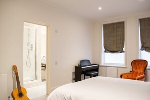 Apartment (2 Bedrooms) | 2 bedrooms, laptop workspace, iron/ironing board, free WiFi - Beautiful 2 Bedroom Flat in Holland Park, Kensington (London)