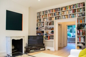 Leilighet (2 Bedrooms) | Oppholdsrom | TV