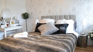 Unclassified image, 5 of 14, button - Charming 1 Bedroom Home in Parsons Green (London)