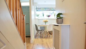 Unclassified image, 2 of 14, button - Charming 1 Bedroom Home in Parsons Green (London)