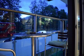 Studio (0 Bedroom) | Balkon