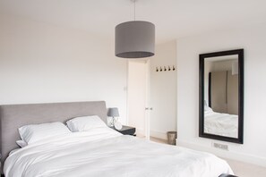 อพาร์ทเมนท์ (2 Bedrooms) | 2 ห้องนอน, เตารีด/โต๊ะรีดผ้า, ผ้าปูที่นอน