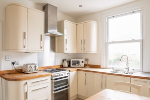 Apartment (2 Bedrooms) | Private kitchen