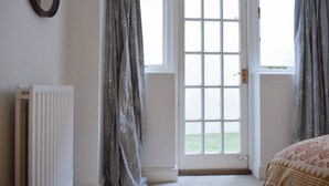 Room - Chic And Cosy 2 Bedroom Flat By Earl's Court Tube (London)