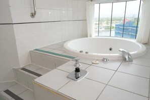 Apartment (2 Bedrooms) | Bathroom