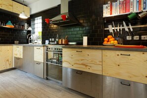 Fridge, oven, stovetop, toaster