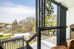 Studio (0 Bedroom) | Balcony