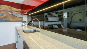 Studio (0 Bedroom) | Private kitchen - Architecturally Designed Studio 10 Minutes to CBD (New Farm)