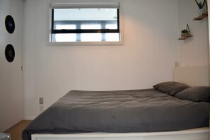 Apartment (1 Bedroom) | 1 Schlafzimmer, Schreibtisch, Bettwäsche